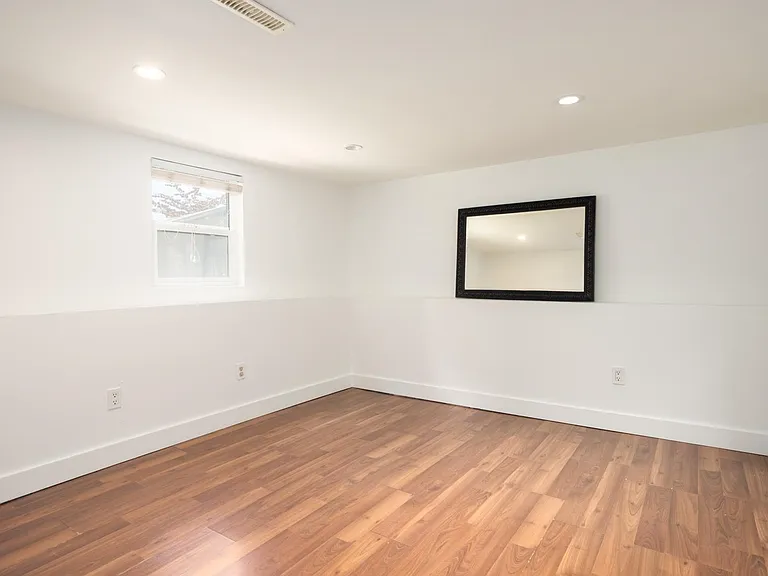 925 E 19th Ave — Photo 17