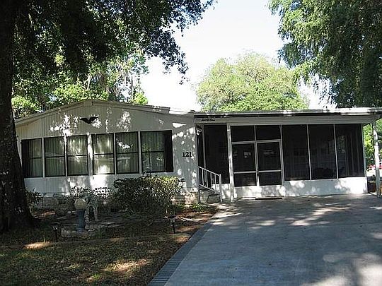 1st image of 121 Winterberry Ave