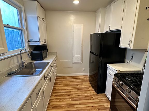 3rd image of 3857 Prospect Ave #3857
