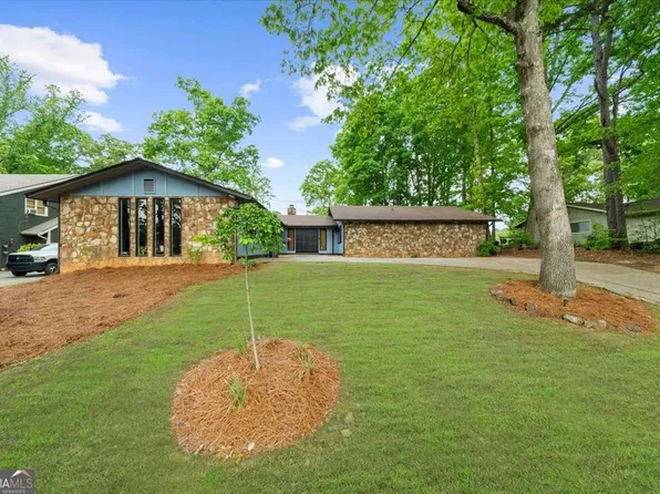 5742 Harbor Dr, Buford, GA 30518