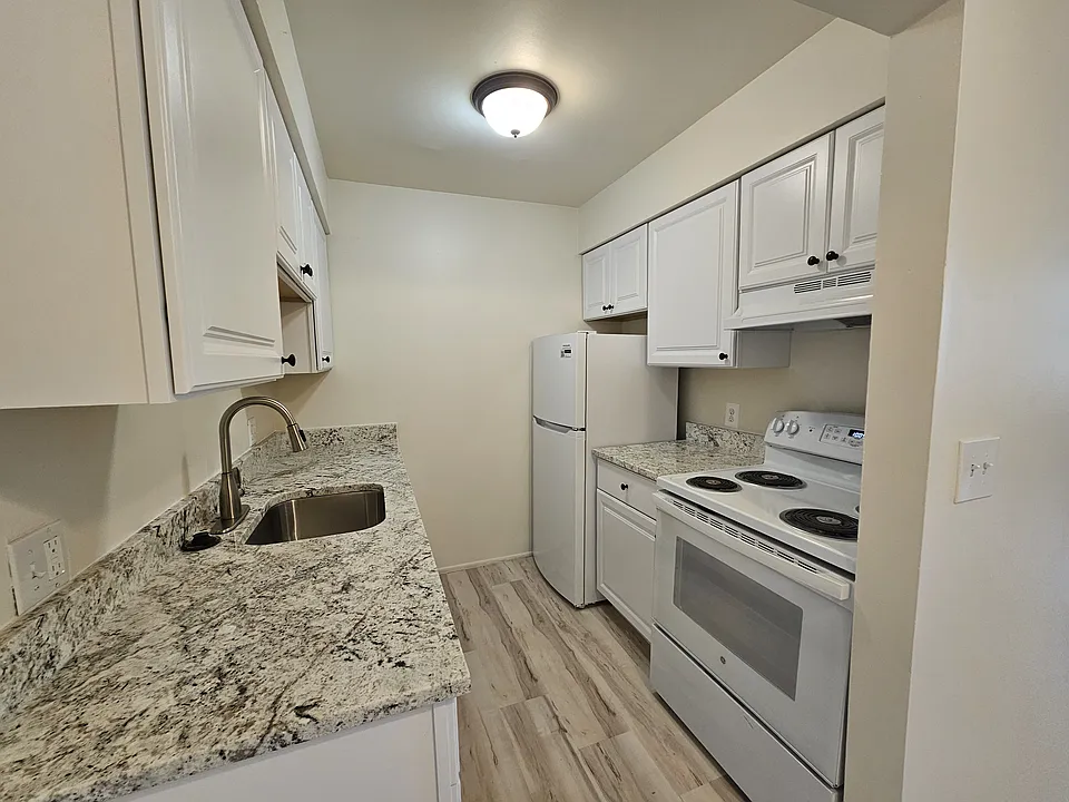 Royal Madison Apartments
