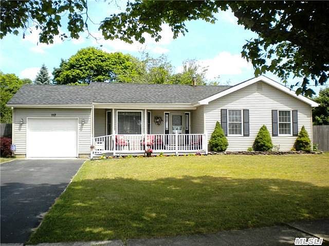 1st image of 117 E Moriches Blvd