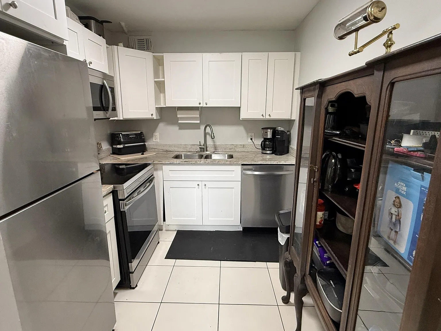 2 bed, 1.5 bath, 835 sqft, $3,000 — Photo 4