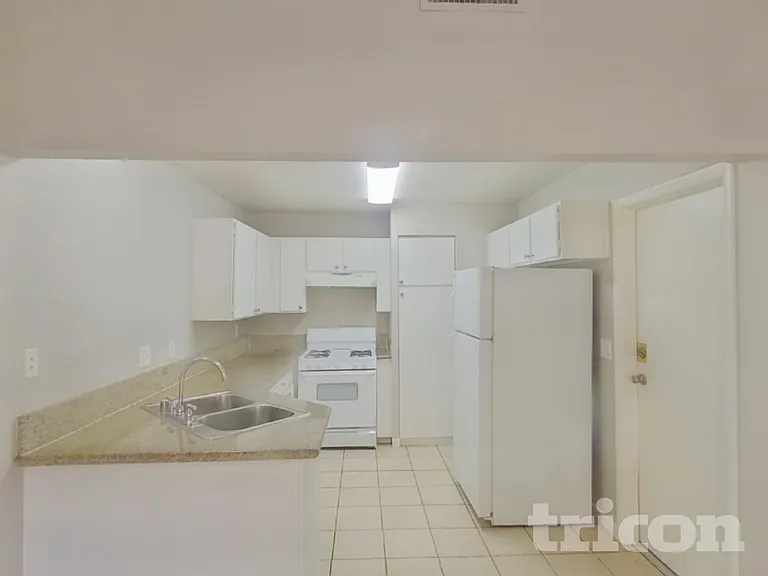 5429 Requa Ave — Photo 5