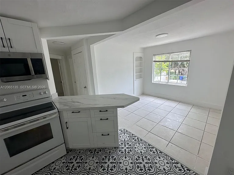 553 NE 65th St #2 — Photo 3