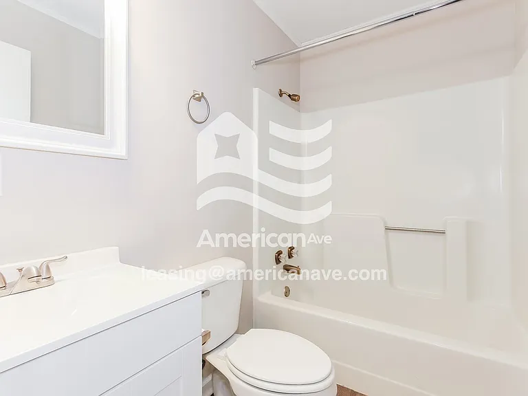 1571131_013_wm_-_bathroom_13256368.jpg