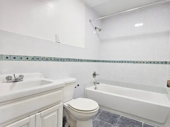 915 43rd Street image 9 of 11