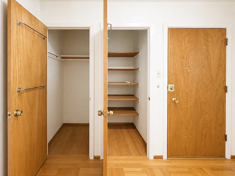 2421 Judah St #2 — Photo 15