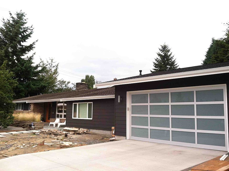 2nd image of 2604 NE 72nd St