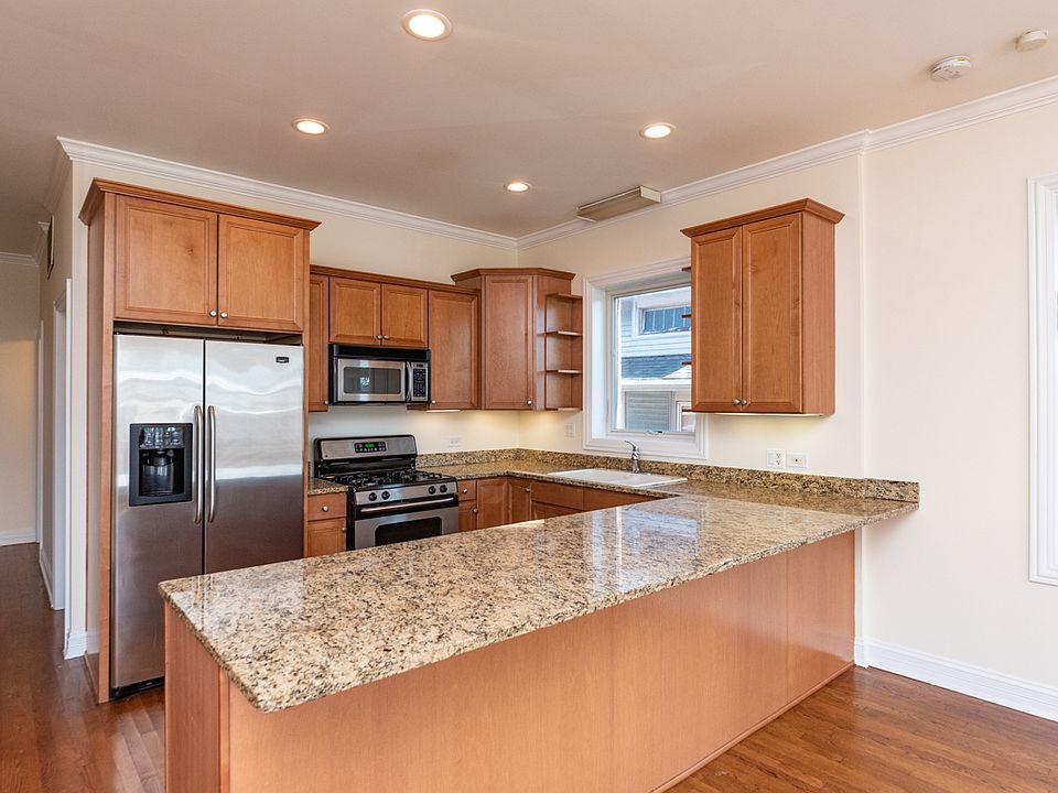 1st image of 4145 N Milwaukee Ave #2