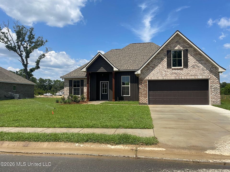 1st image of 17 Red Oak Dr