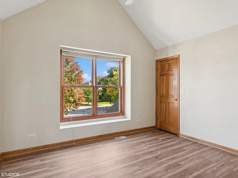 2327 Flat Rock Ct — Photo 15