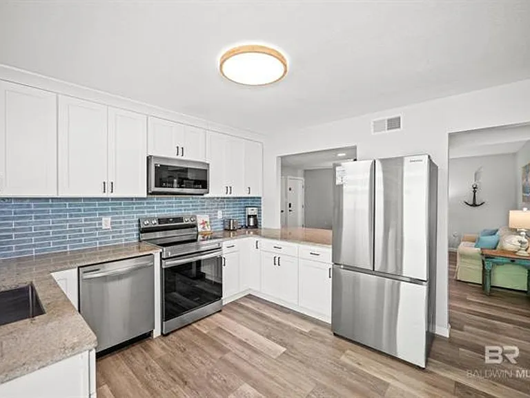 979 W Lagoon Ave #A1 — Photo 6