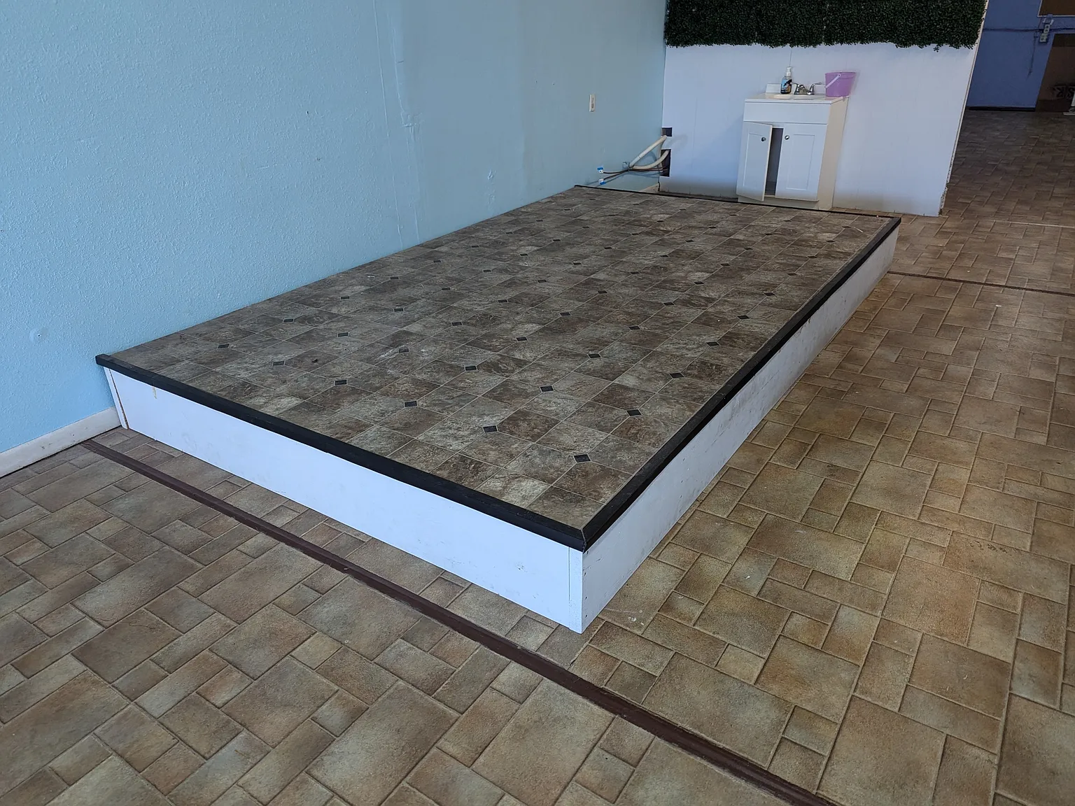 221 South Locust Street — Photo 3