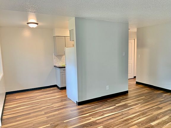 5th image of 495 W Clarendon St APT 10