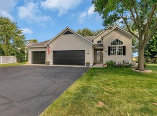 1316 Boulder Ct, Sauk Rapids, MN 56379