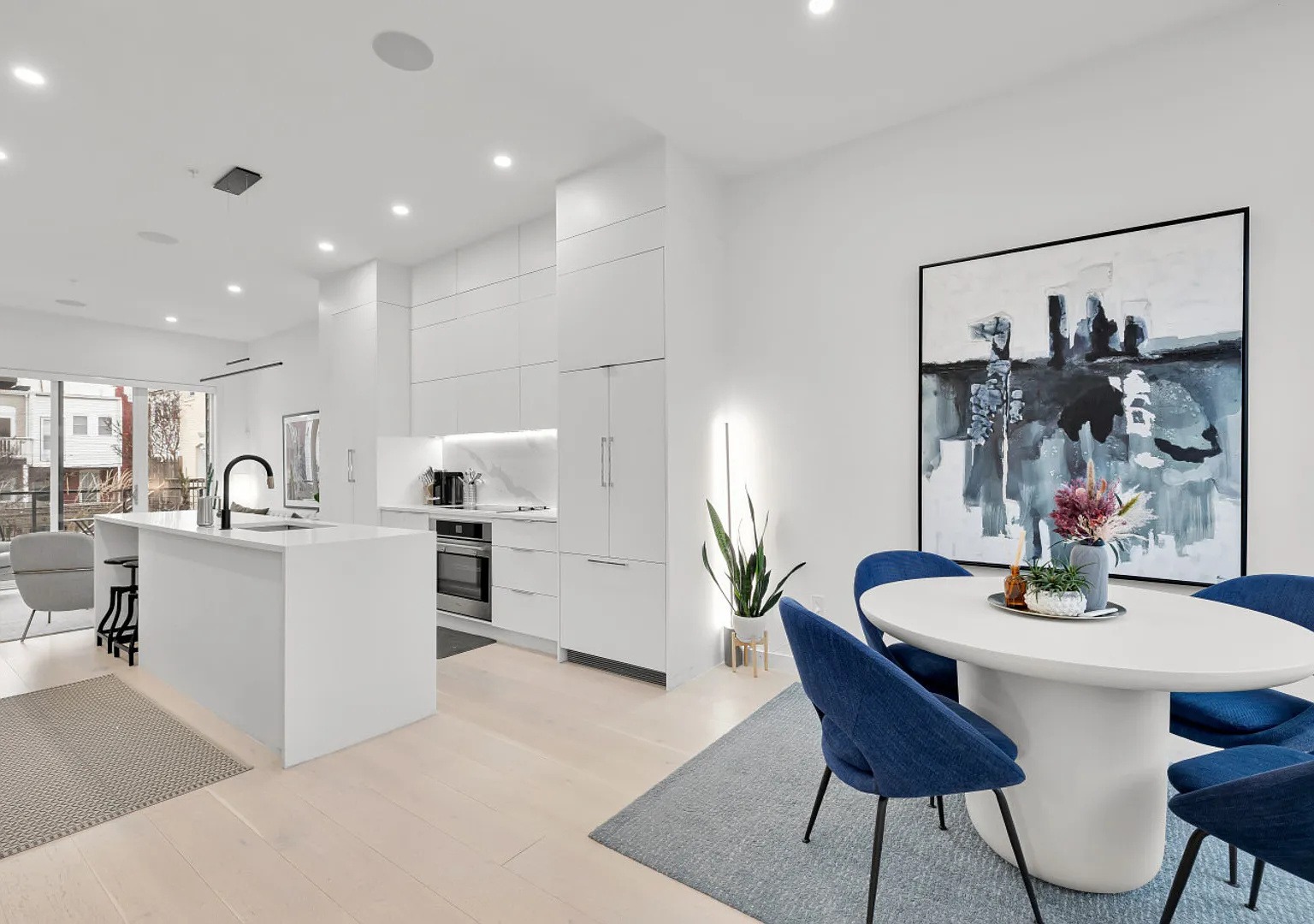 Beautiful Bloomingdale Townhouse | Outdoor Rooftop — Photo 1