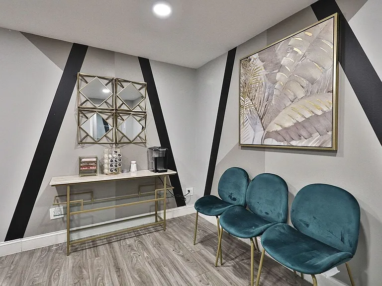 Leasing Office