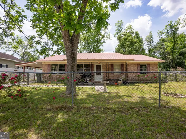 1407 Elizabeth St, Waycross, GA 31503