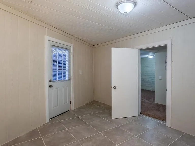 6388 West Ct — Photo 5