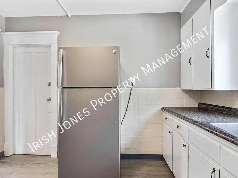 2518 Delaware Ave — Photo 4