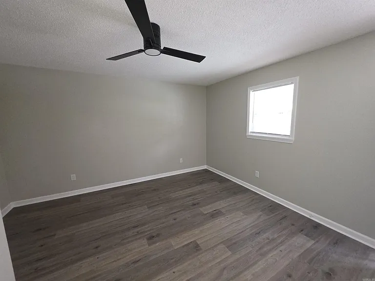 2718 Kenwood Rd #28 — Photo 2