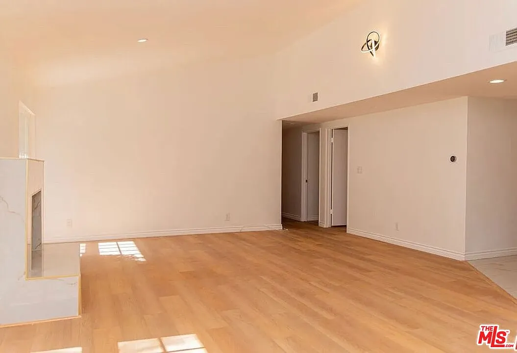 4 bed, 2.0 bath, 1944 sqft, $6,500 — Photo 2