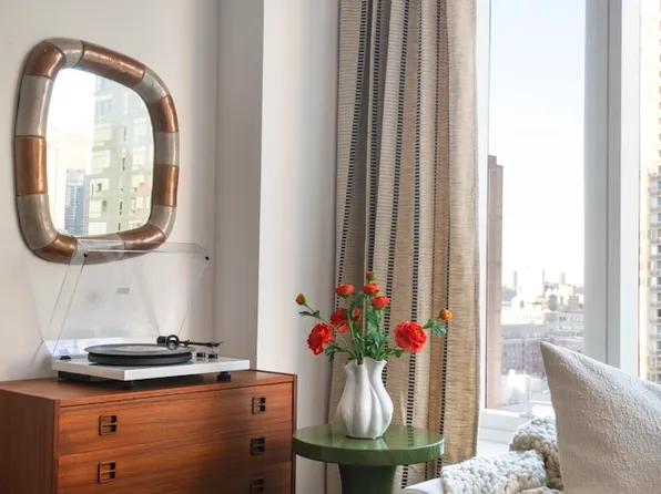 550 10th Avenue image 4 of 16