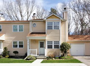 1 Adams Cmns, Yaphank, NY 11980