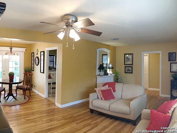 3rd image of 423 Storeywood Dr