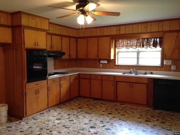 2nd image of 4935 Robin Dr