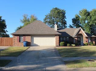 10754 E Ridge Dr, Olive Branch, MS 38654