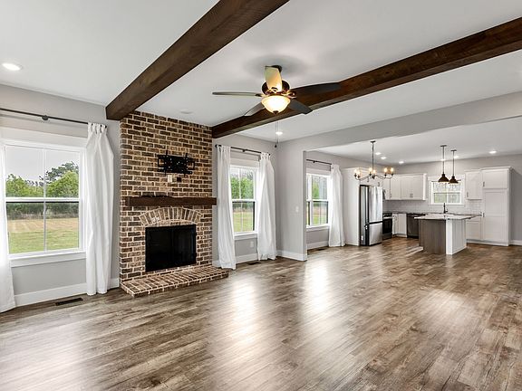 3rd image of 210 Deer Creek Ln