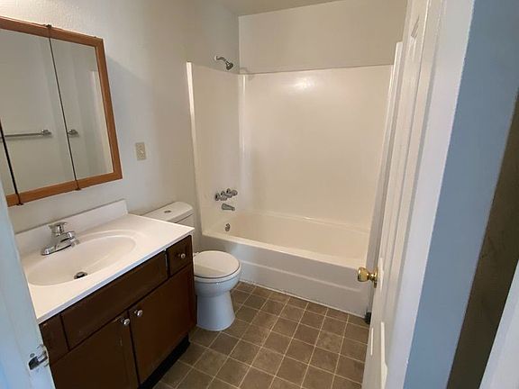 4th image of 4024 S Lawrence St APT C