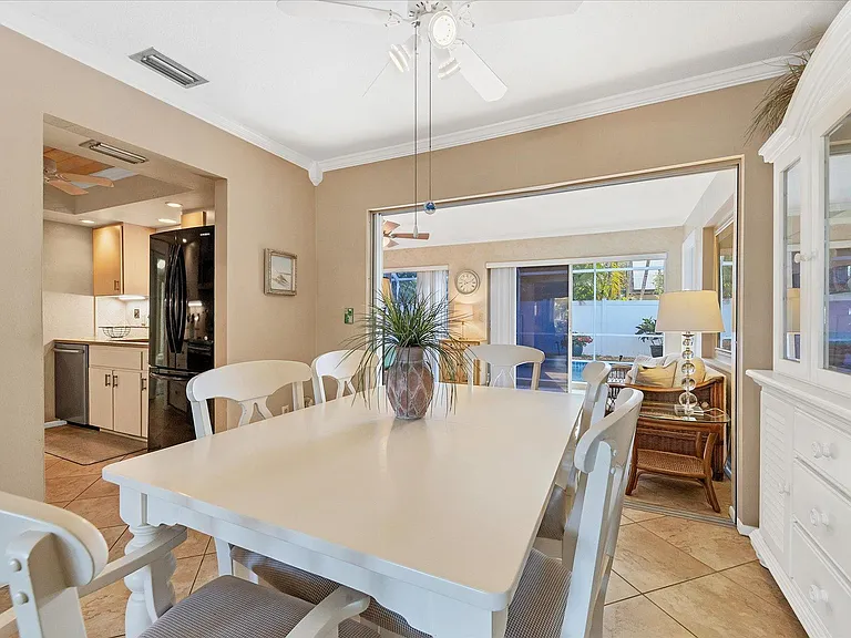 521 Beach Park Blvd — Photo 9