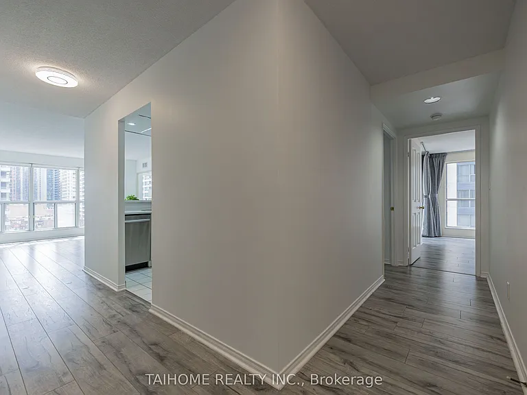 28 Hollywood Ave #809 — Photo 25