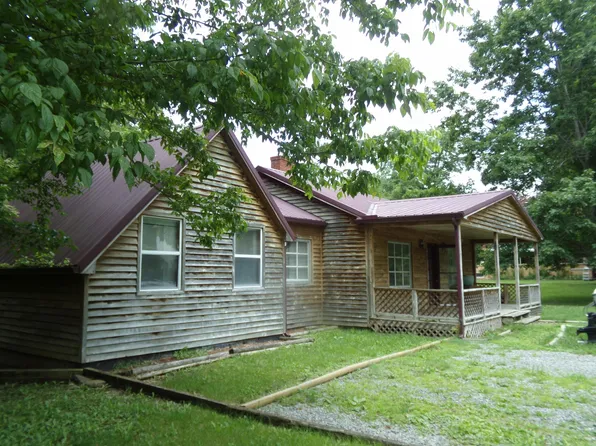 120 Wickham St, Alderson, WV 24910
