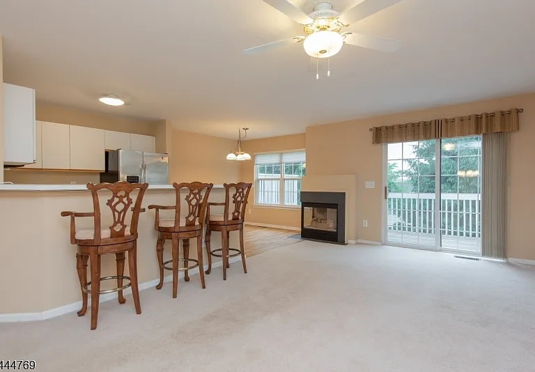 2404 Vantage Ct — Photo 5