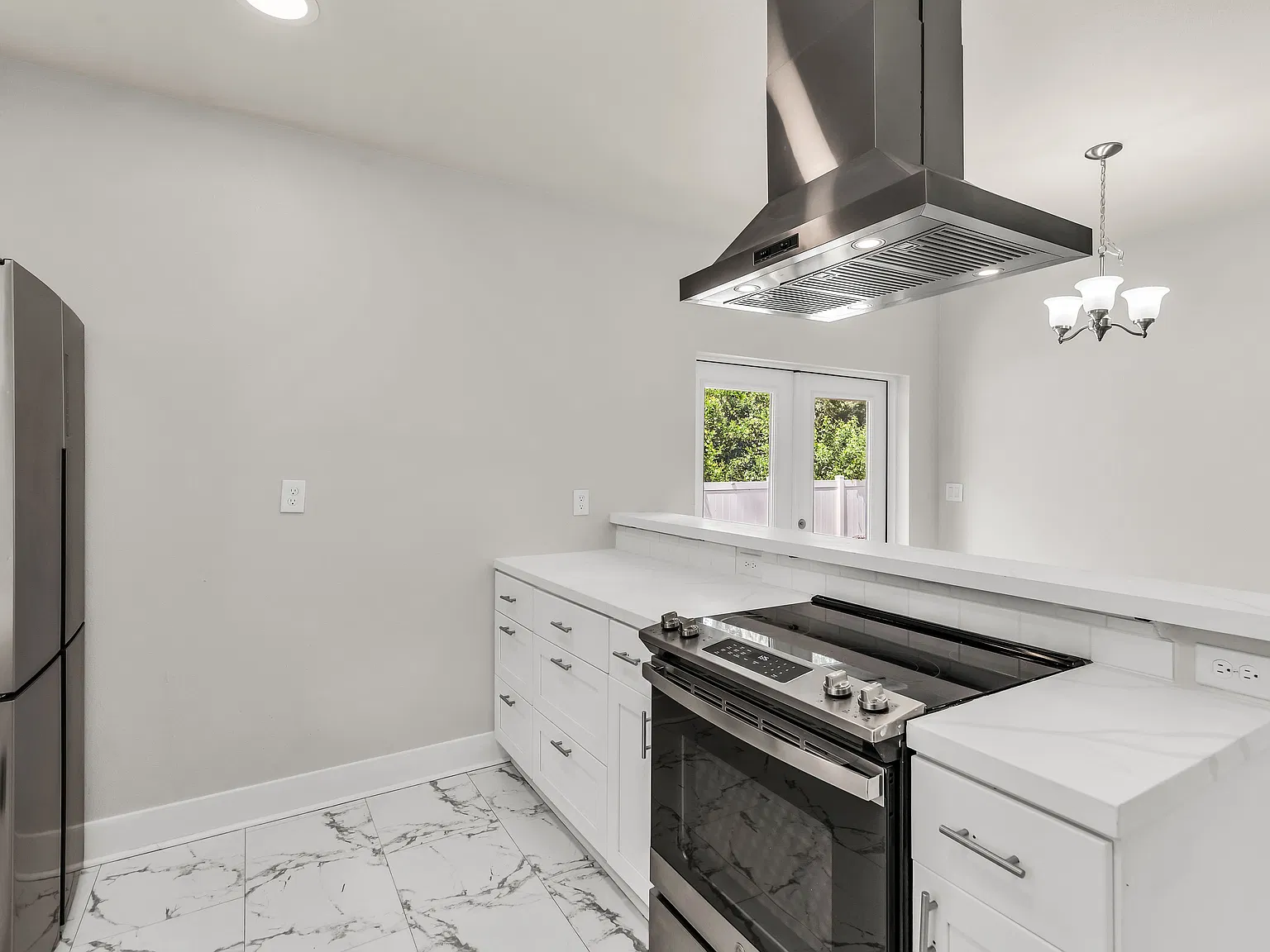 2 bed, 1031 sqft, $2,000 — Photo 3
