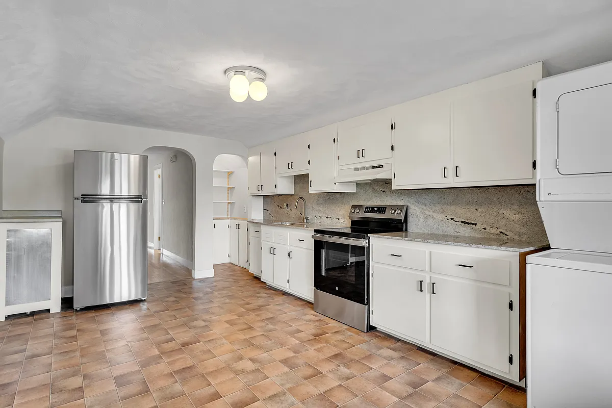 Building Photo - 228 Harvard St #3