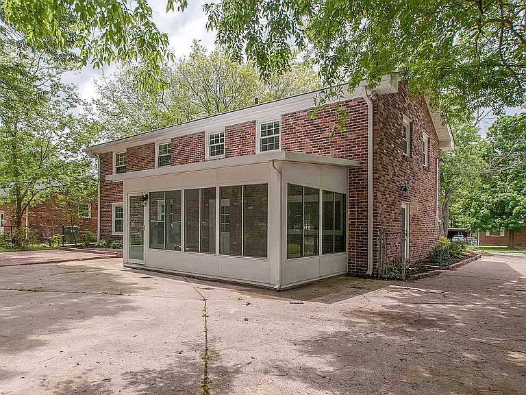 7949 Stallion Dr — Photo 21