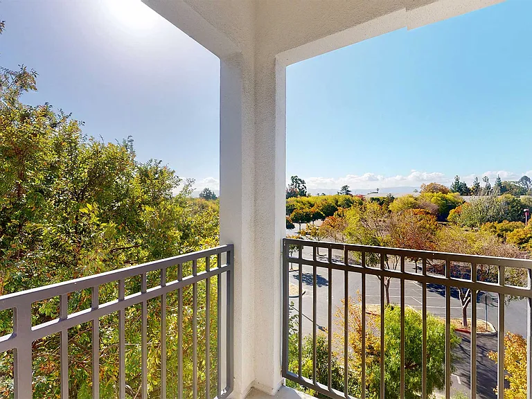 River Terrace — Photo 16