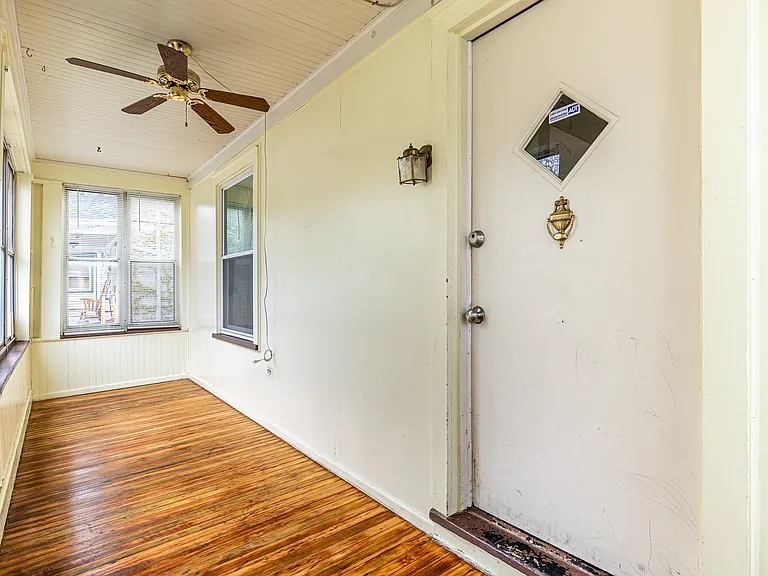 111 Bidwell Ter — Photo 17