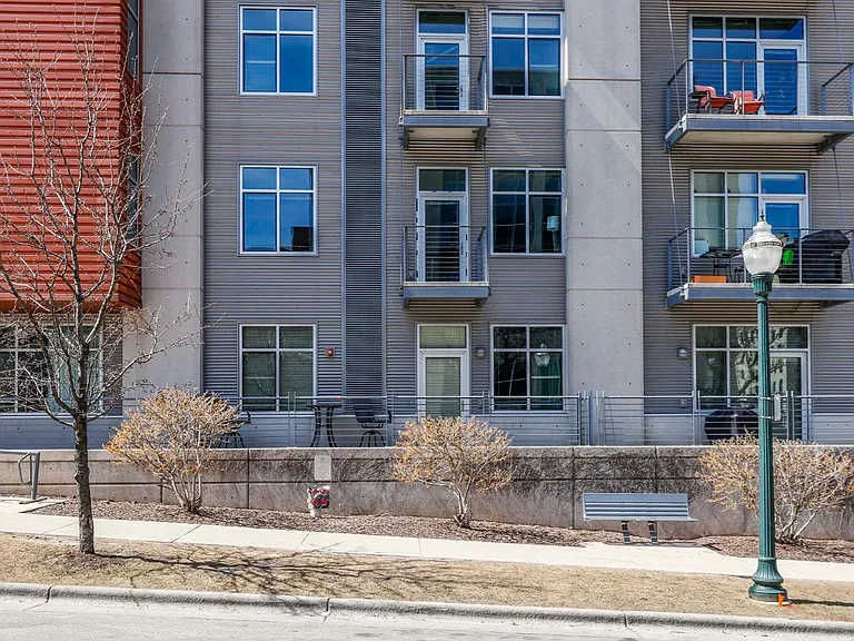 309 W Washington Ave #215 — Photo 13
