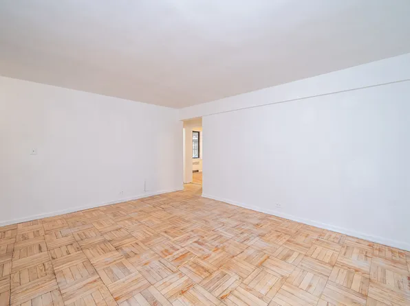 37 Nagle Avenue image 12 of 12