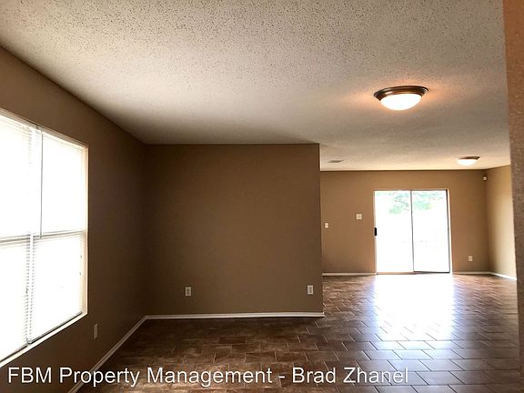 4th image of 2111 Natchez Dr