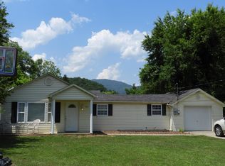 210 W Spring St, Oliver Springs, TN 37840