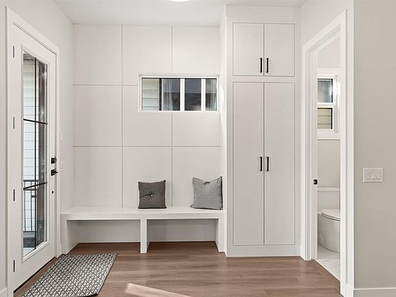 4th image of 2528 S 7th Ave NW