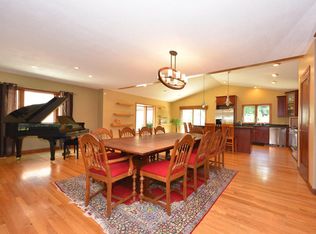 10509 W Stewart Ave, Wauwatosa, WI 53222