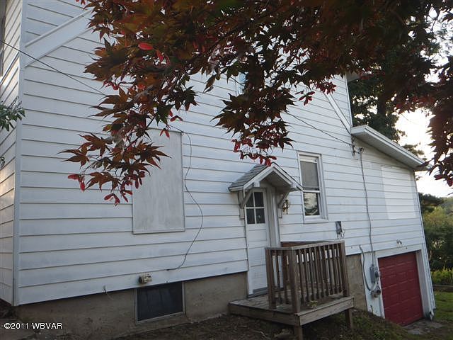 2nd image of 2120 Riverside Dr S